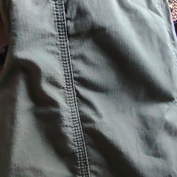 Eddie Bauer Ripstop Cargo Shorts & cropped Pants say 12 but Plus sized really - Picture 16 of 17